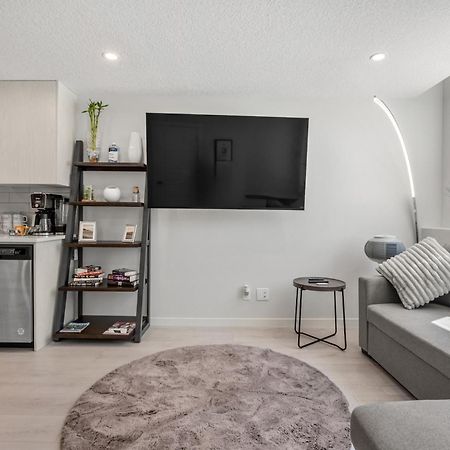Apartamento Cozy Rockland Park Unit+Parking YYC Exterior foto