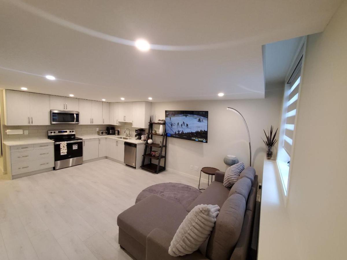 Apartamento Cozy Rockland Park Unit+Parking YYC Exterior foto
