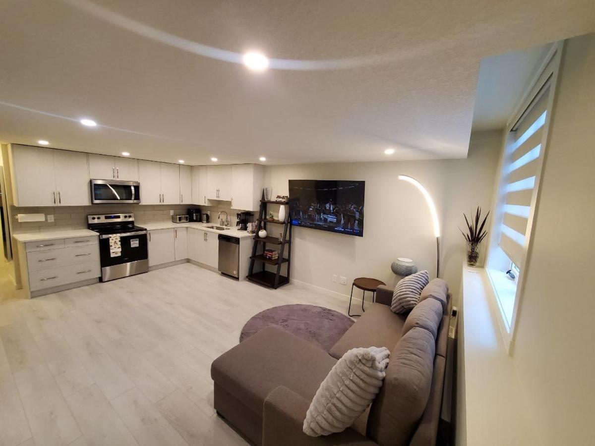 Apartamento Cozy Rockland Park Unit+Parking YYC Exterior foto