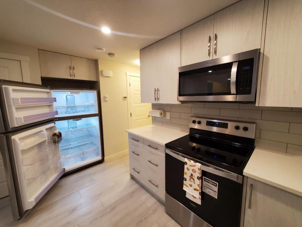 Apartamento Cozy Rockland Park Unit+Parking YYC Exterior foto