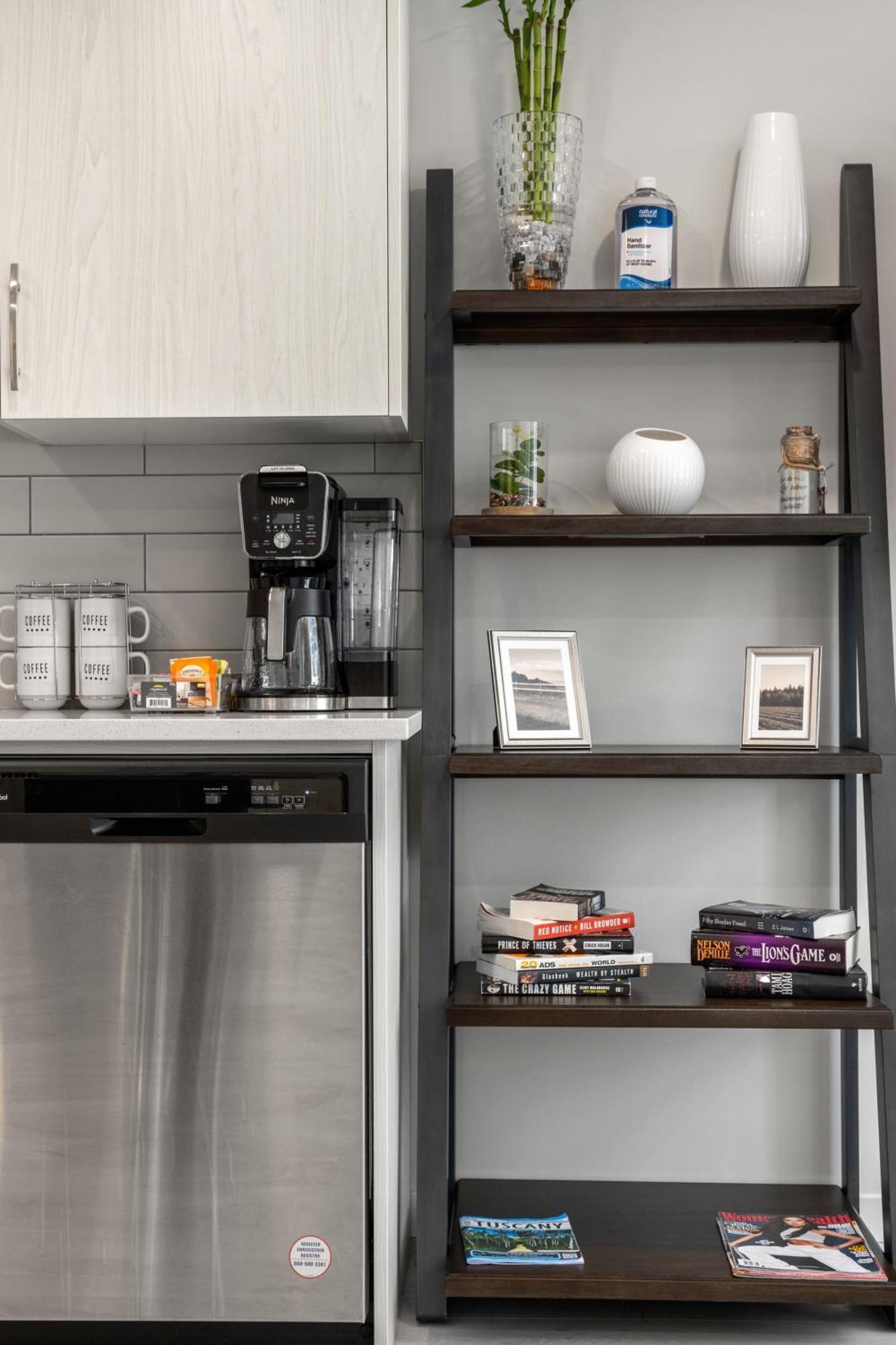 Apartamento Cozy Rockland Park Unit+Parking YYC Exterior foto